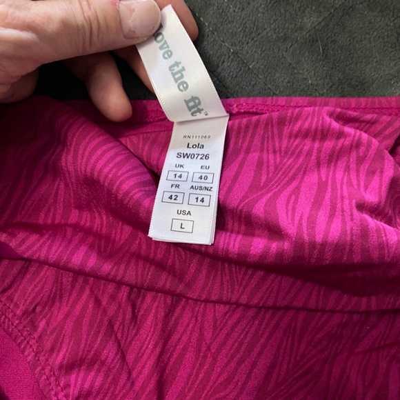 Bikini - Picture 3 of 3